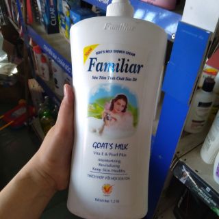 Sữa tắm familar chai 1,2lit