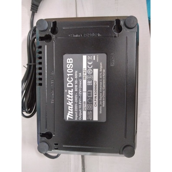 Sạc pin 12V max Makita DC10SB