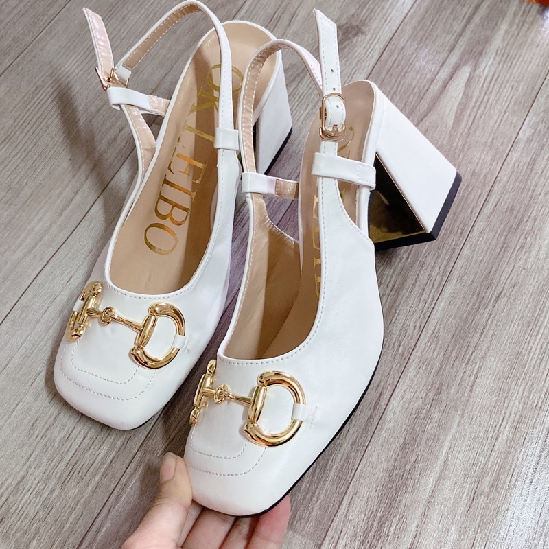 Giày cao gót bít mũi hở gót 7f gót vuông Pun Shoes.