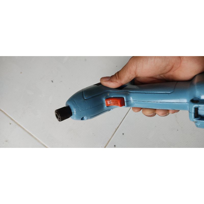 Máy bắn vít 9,6v makita chạy full, giá chỉ gồm thân máy vỏ pin