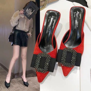Sục nơ nữ xinh
