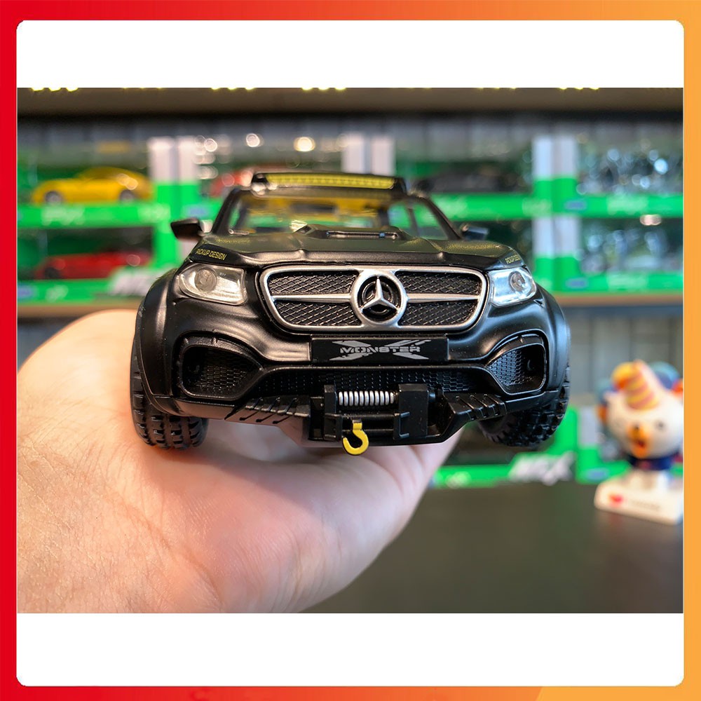 Xe mô hình Mercedes-Benz X-CLASS Exy Monster X 6X6 tỉ lệ 1:28 màu đen