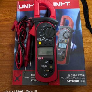 Đồng hồ kẹp dòng ut 200a