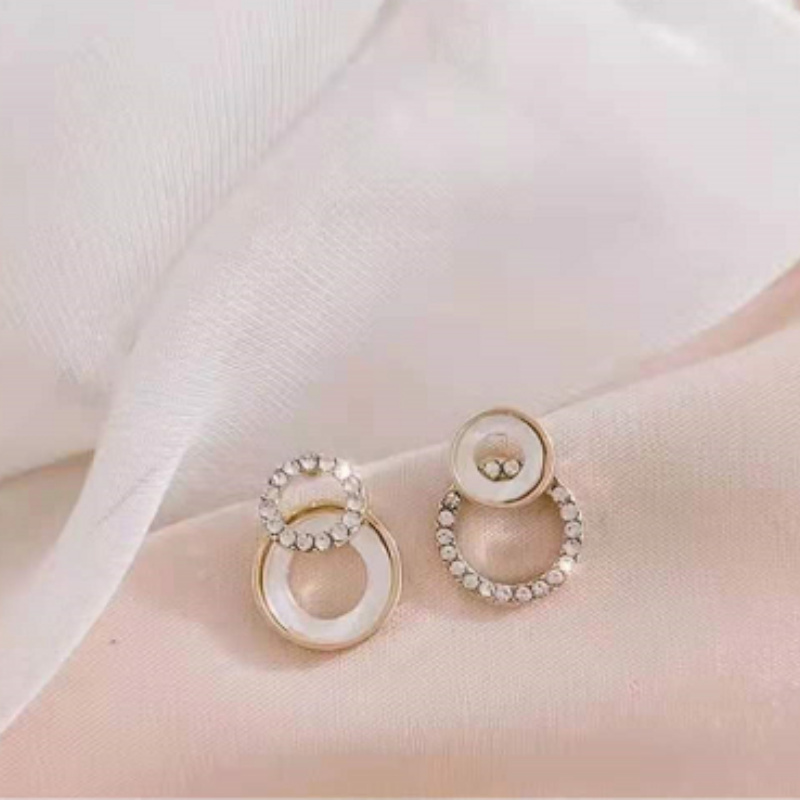 Khuyên tai nhỏ phong cách Hàn Quốc thời trang xinh xắn