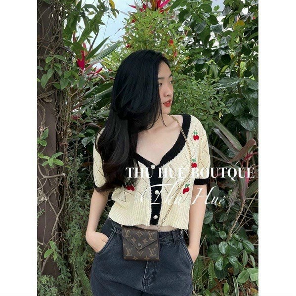 Áo len trám cherry viền cổ tim