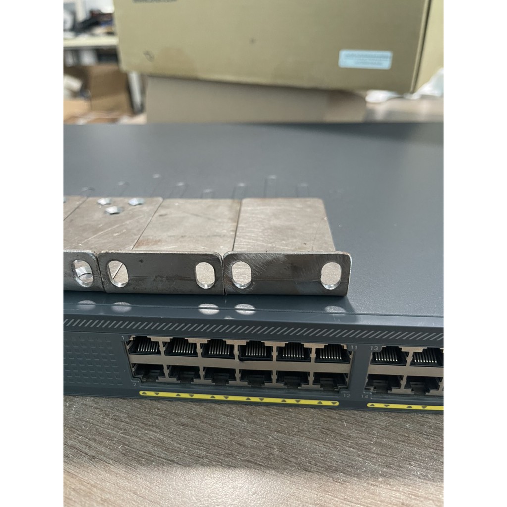 Tai Rack Cisco 3850 hoặc 2960x
