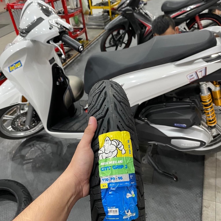 Vỏ Michelin City Grip 2 size 110/70-16