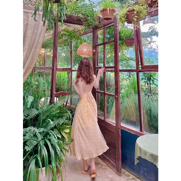 Váy dài hở lưng cột nơ