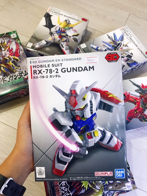 Mô hình gundam lắp ráp nâng cao trí não ảnh thật