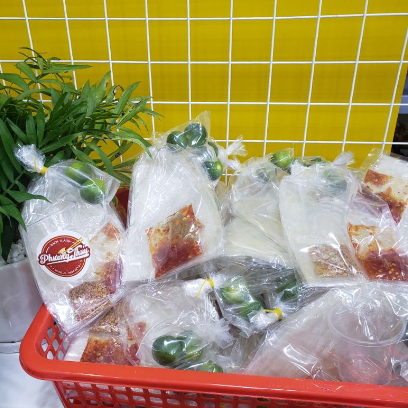 Bánh Tráng Dẻo Chấm Sốt Muối Ớt Rim Siêu Cay