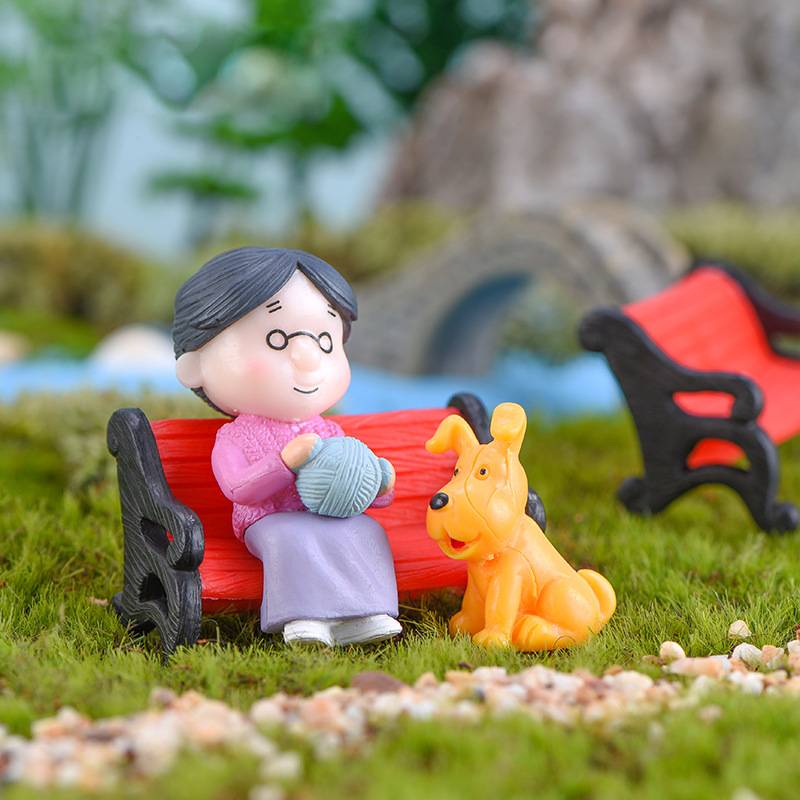 Mô hình tiểu cảnh ♥️ Cặp đôi ông bà lão ngồi ghế công viên trang trí tiểu cảnh, sen đá, sân vườn, terrarium
