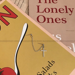 ROSY - KHUYÊN TAI XÍCH THÁNH GIÁ ĐEO 2 LỖ (ẢNH THẬT SHOP CHỤP!!)