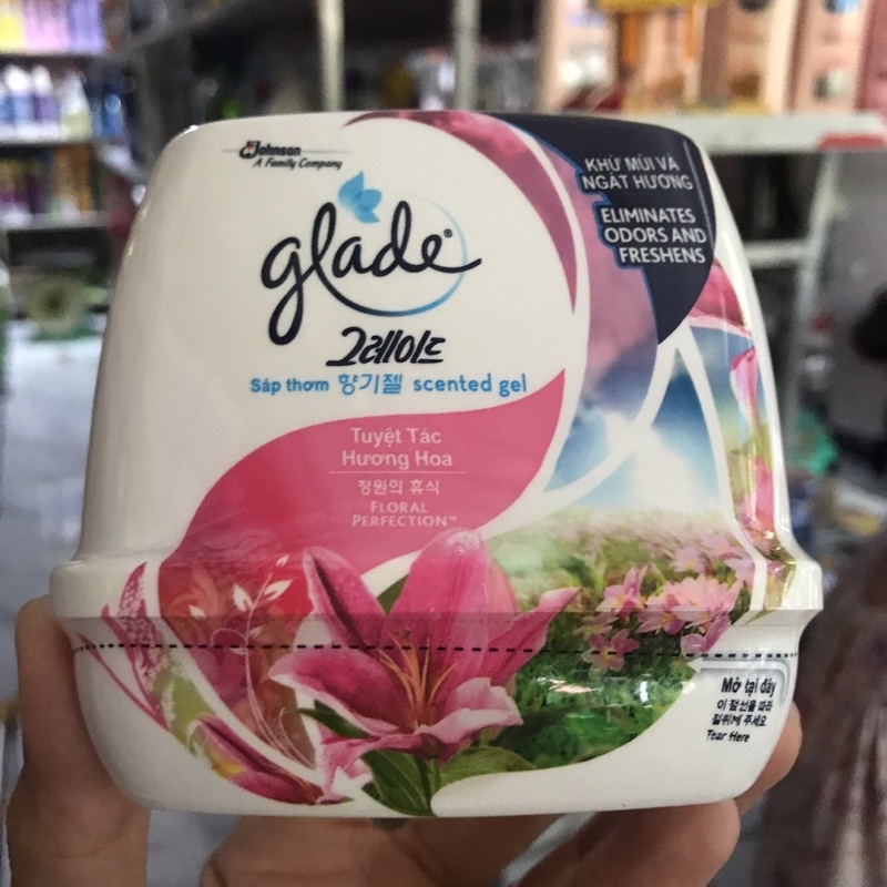 Sáp thơm Glade Tuyệt tác Hương Hoa  180g
