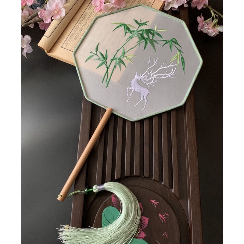 Quạt Cầm Tay Bằng Lụa Thêu Họa Tiết Phong Cách Cổ Điển Phối Tua Rua Dùng Làm Đạo Cụ Chụp Ảnh Cho Nữ