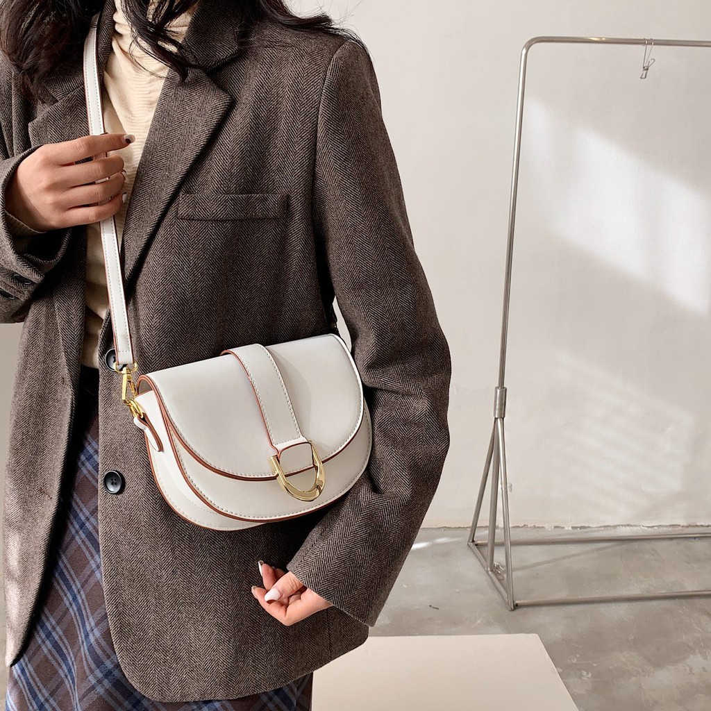 Túi da nữ đáy tròn khóa lớn thời trang - MA281 | BigBuy360 - bigbuy360.vn