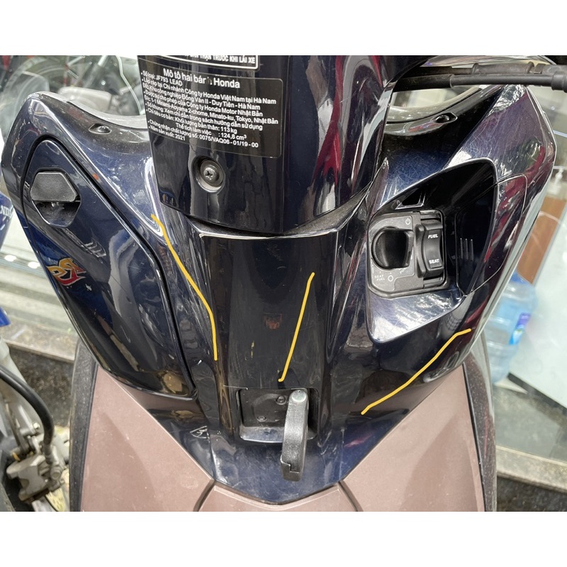 Ốp trên bên trong ốp ổ khóa lead 125 2017-2022 honda