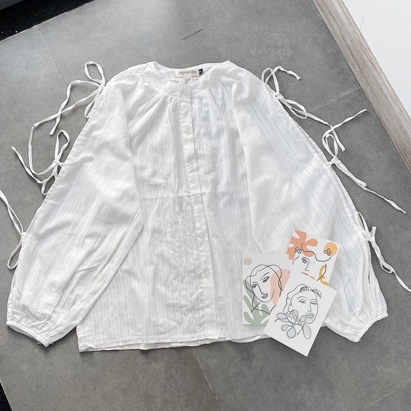Áo Trắng Xô Nơ Tay Kẻ Sọc Cổ Tròn Size SM( SẴN)