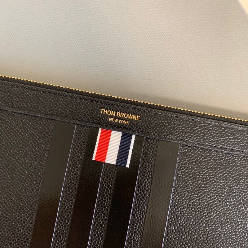 Ví tab đứng nam chất liệu da lớp ngoài cao cấp khoá kéo kim loại chống bay màu thom browne