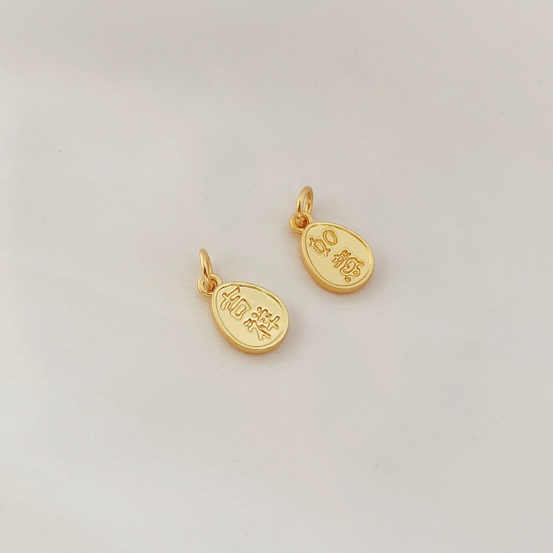 Mặt Dây Chuyền Hình Hoa Sen Vàng 18K Màu Sắc Cổ Điển