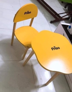 Bộ bàn ghế gỗ cho bé