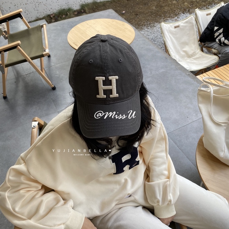 Mũ lưỡi trai thêu chữ H thời trang năng động