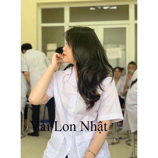 Bộ Quần Áo Blouse CỘC TAY, Dáng ngắn ngang mông NỮ màu trắng cho Điều Dưỡng, Y tá ,Dược Sĩ, Vải Lon Nhật Và Thô Cotton