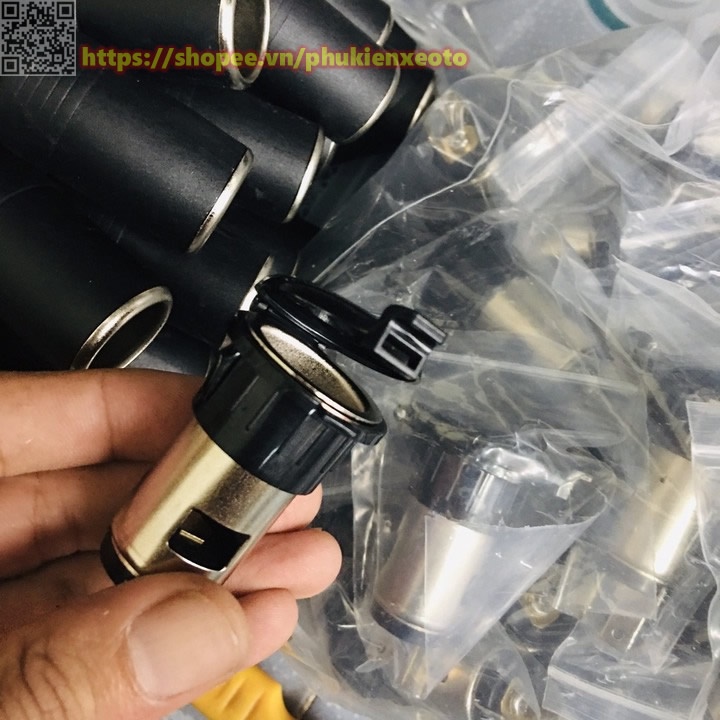 Ổ Cắm Đầu Tẩu Sạc 12V Đuôi Cái Trên Ô Tô, Xe Máy