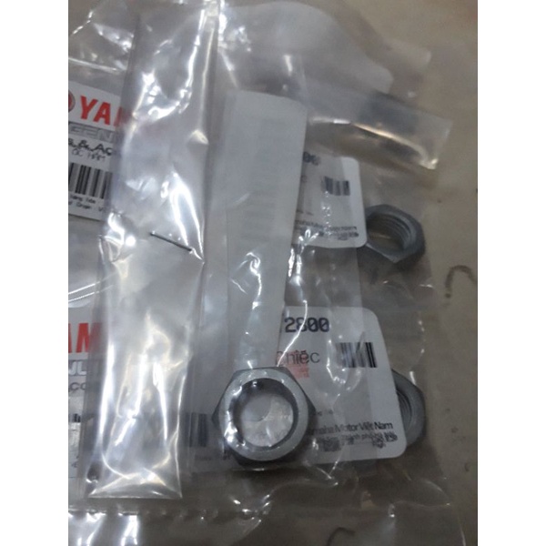 ốc nồi trước xe ga Yamaha