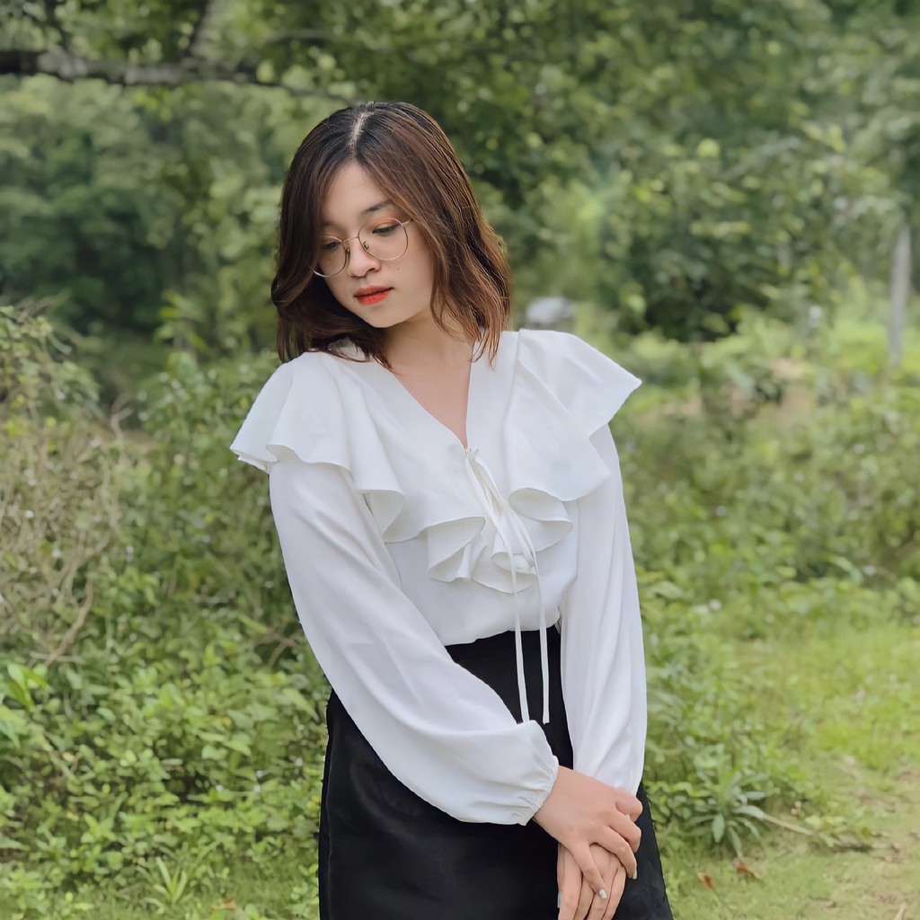 Áo sơ mi lụa vai bèo chống nhăn tingoan IT’S HUNNIE BLOUSE/WH