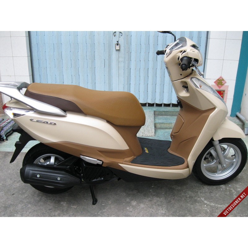 Nẹp tấm thông gió trước chữ v dưới mặt nạ lead 125 2013-2016 honda