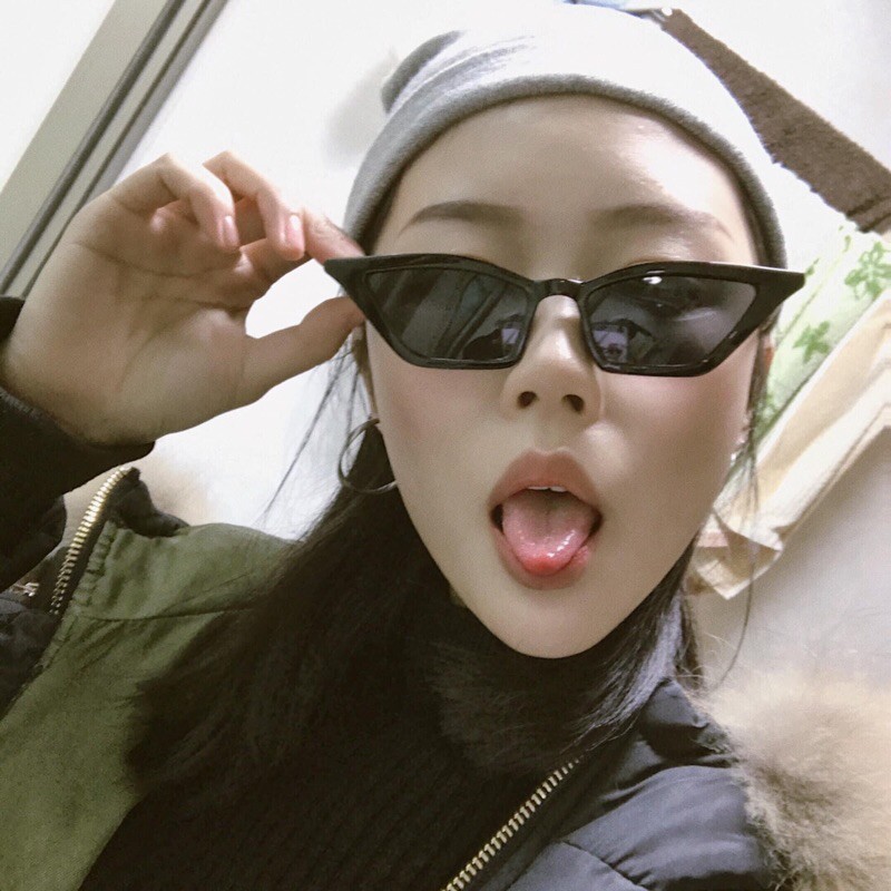 Mắt kính mắt mèo
