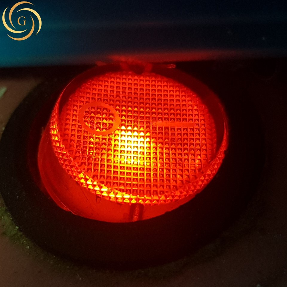 Công tắc 3 chân tròn có đèn báo - công tắc on/off
