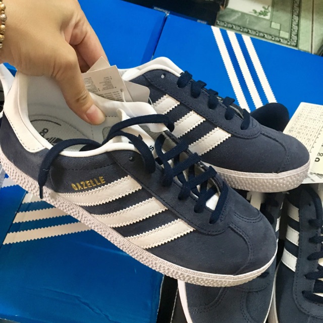 Giày adidas gazelle authentic