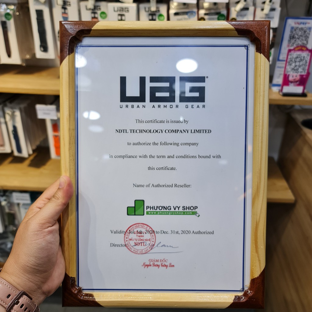 [Quà tặng] Ốp UAG Monarch chính hãng (iPhone 12 ProMax, Galaxy Note 20 Ultra, S21 Ultra..)