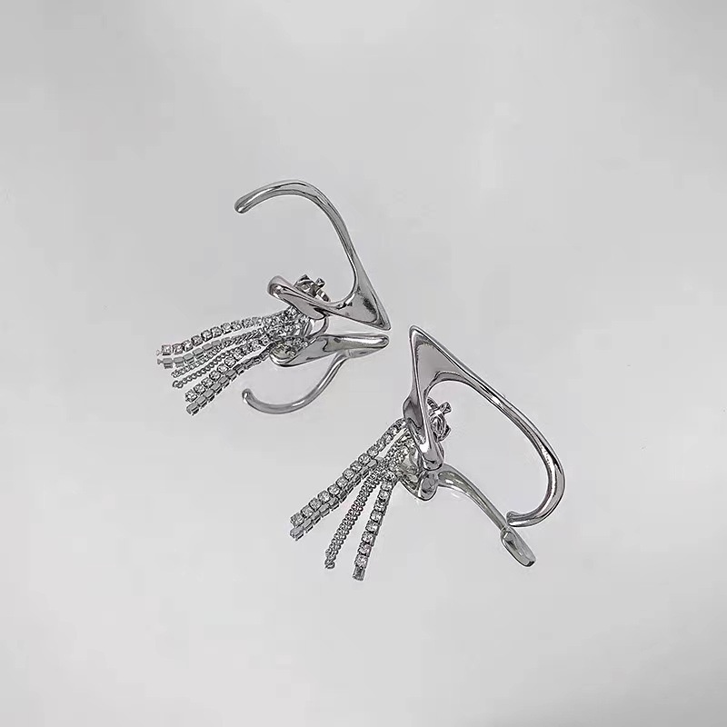 Khuyên Kẹp Tai Đính Đá Tua Rua Không Xỏ Lỗ Phong Cách Hàn Quốc Dành Cho Nữ