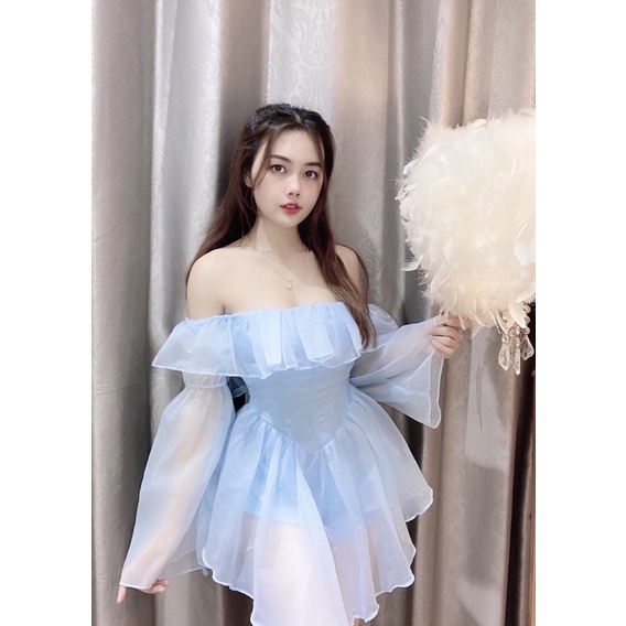 Đầm xoè tơ trễ vai tay loe