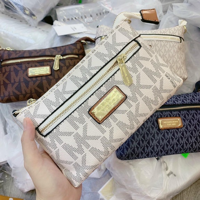 Túi Mk vừa đeo chéo vừa kẹp nách sz20