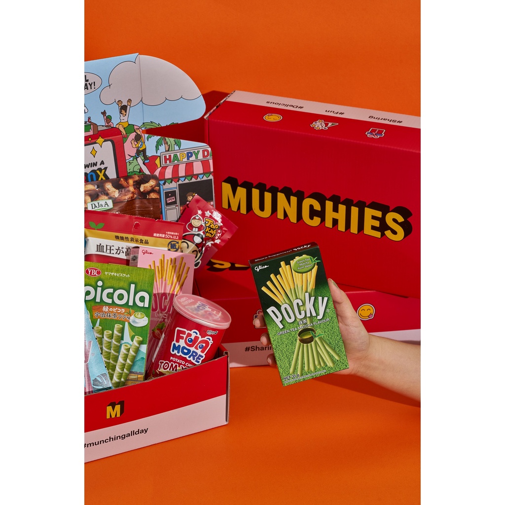 [COMBO CÓ ĐÔI CÓ CẶP - TẶNG THÊM QUÀ] 02 Hộp quà MUNCHIES bánh kẹo ngoại nhập - Hộp quà tặng thể hiện yêu thương | BigBuy360 - bigbuy360.vn