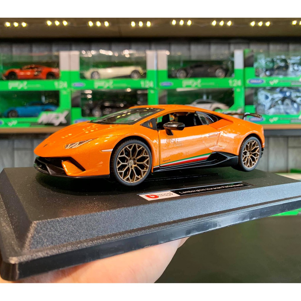 Mô hình xe ô tô Lamborghini Huracan Performante tỉ lệ 1:24 hãng Burago