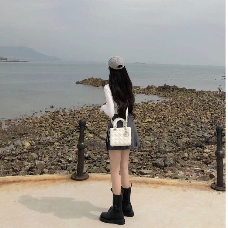 Váy mini xếp tầng lưng cao màu đen vải mỏng cho nữ