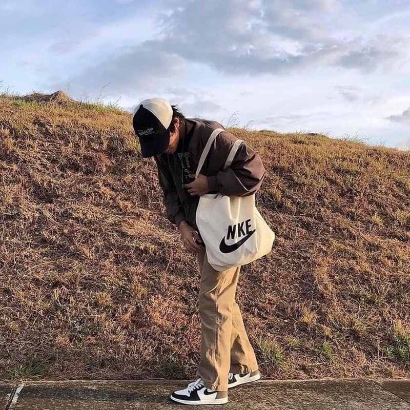 Túi tote vải mộc Tiệm nhà Pony dây kéo in hình Ni..ke PM154 (nhiều mẫu)