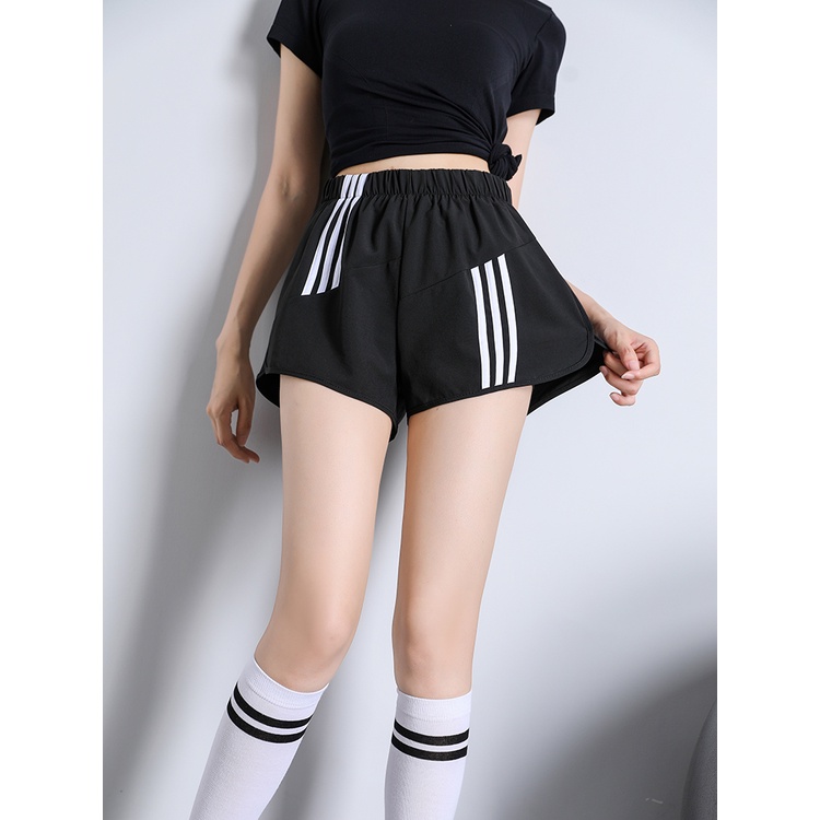 QUẦN SHORTS NỮ THỂ THAO 3 SỌC MẶC NHÀ MỀM MÁT THỜI TRANG MỚI