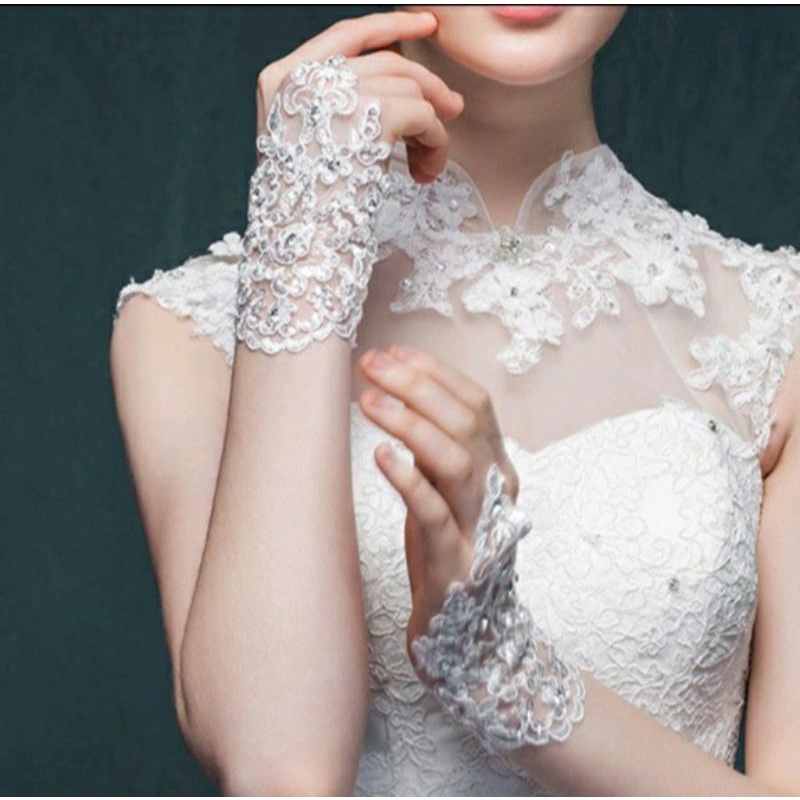 Găng tay đính hạt xỏ ngón