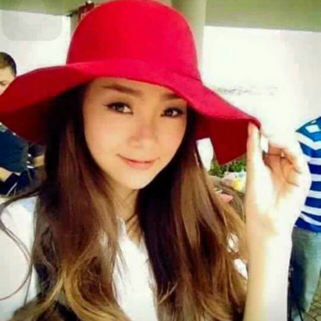 Mũ nỉ vành rộng