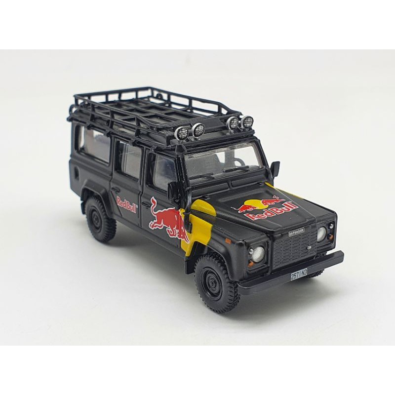 Xe Mô Hình Land Rover Defender 110 Red Bull LUKA LHD 1:64 Mini GT (Đen)