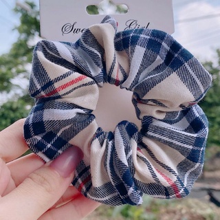 Scrunchies cột tóc caro