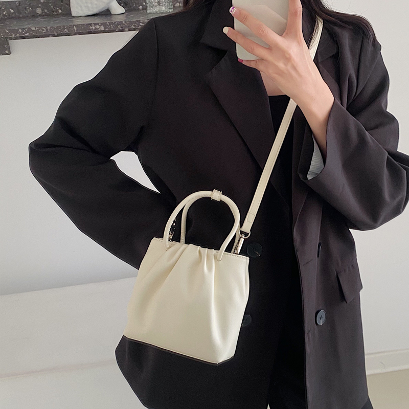 Túi xách đeo chéo thời phong cách sành điệu thời trang cho nữ IELGY