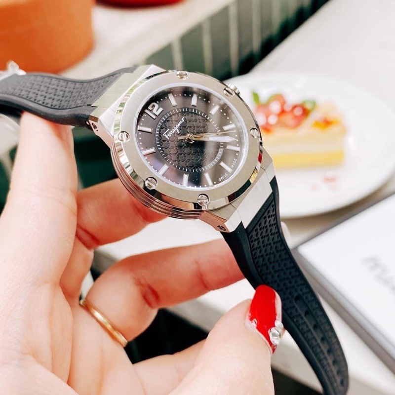 Đồng hồ nữ Salvatore Ferragamo F80 bản thường .