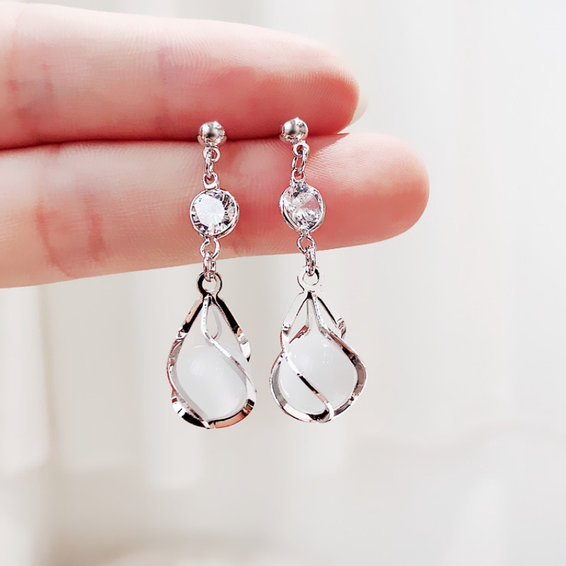 Khuyên Tai Dáng Dài Đính Đá Pha Lê Tua Rua Xinh Xắn