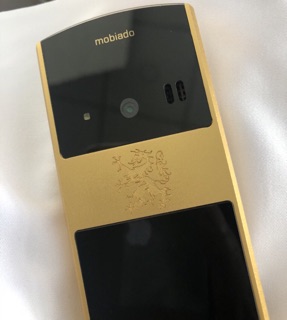 Điện thoại Mobiado 712 Gold